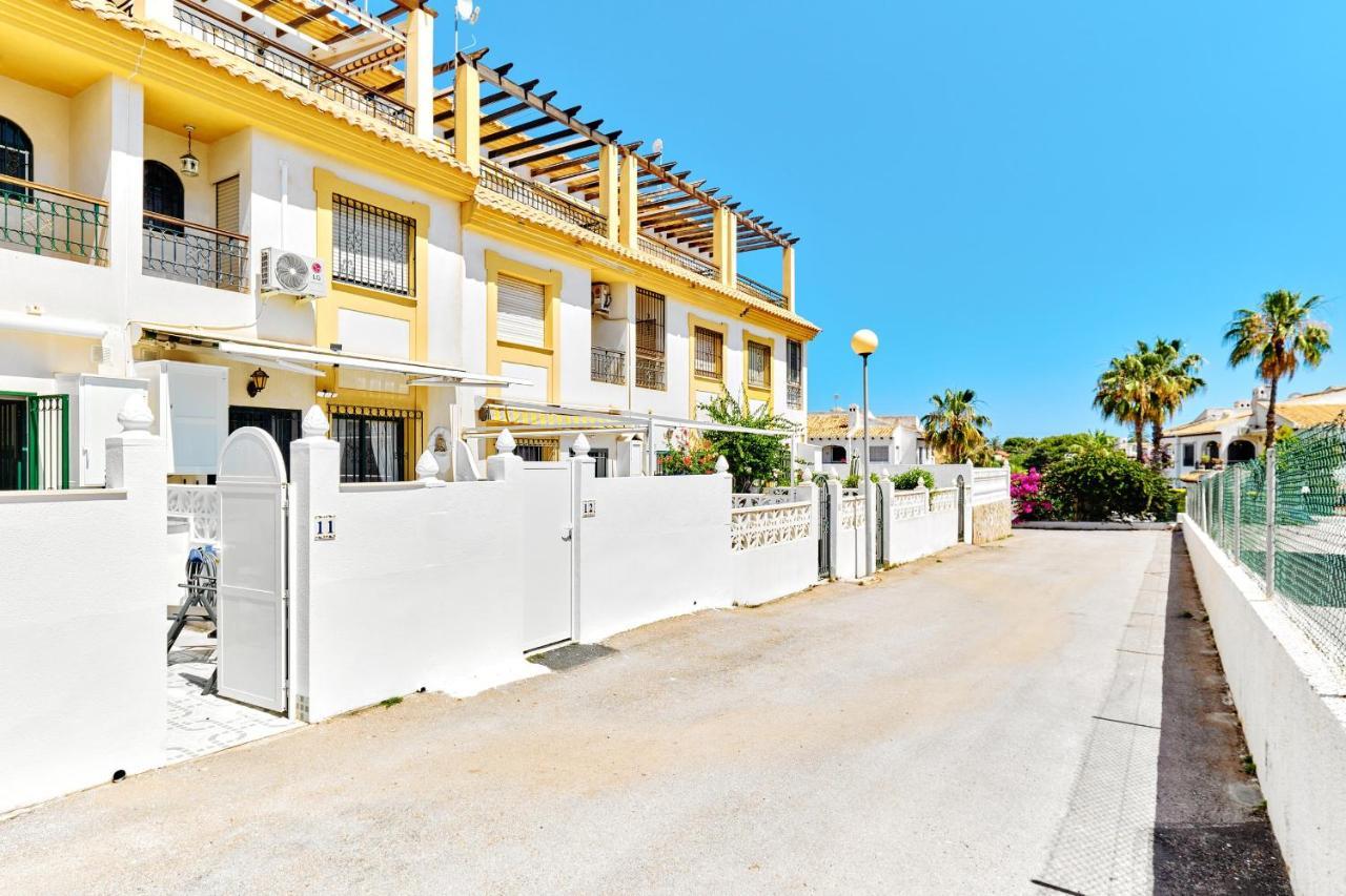 Espanhouse Sonia In La Zenia Playas De Оріуела Екстер'єр фото